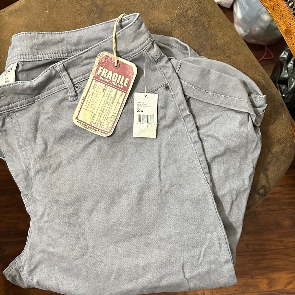 Gray FRAGILE Blue Jeans pants Capris 20w